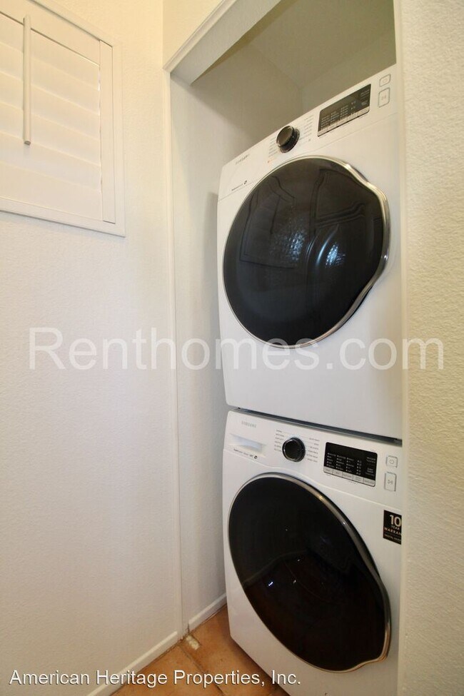 Building Photo - 2 br, 2 bath House - 1356 Serena Circle #1