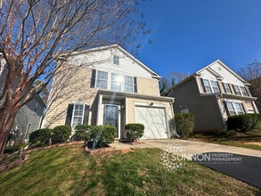 Building Photo - Charming 3 Bedroom 2.5 Bathroom in Meadow Hill