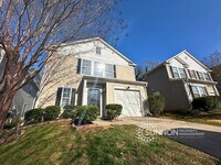 Building Photo - Charming 3 Bedroom 2.5 Bathroom in Meadow Hill