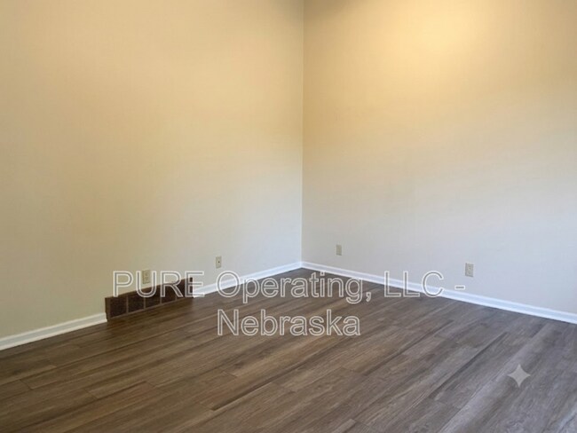 Building Photo - 15229 Y St