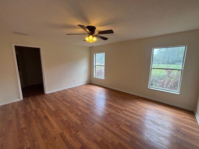 Building Photo - 3/3 Newly renovated on 3+ acres