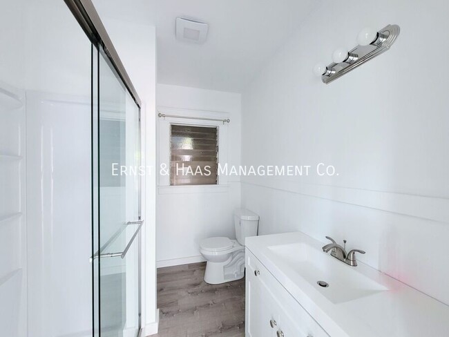 Building Photo - 906 1/2 Dawson Ave-