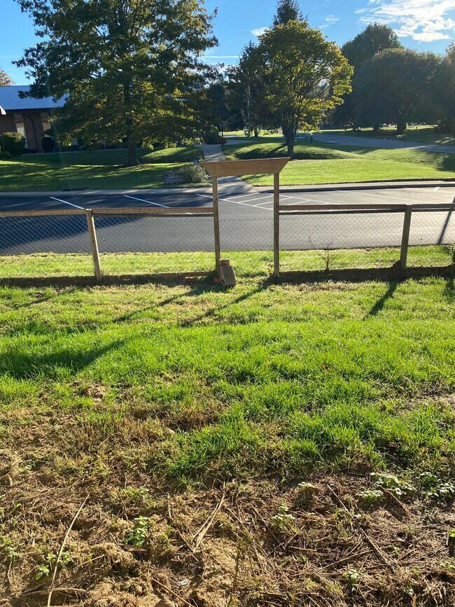 Building Photo - 1612 E Harrison St