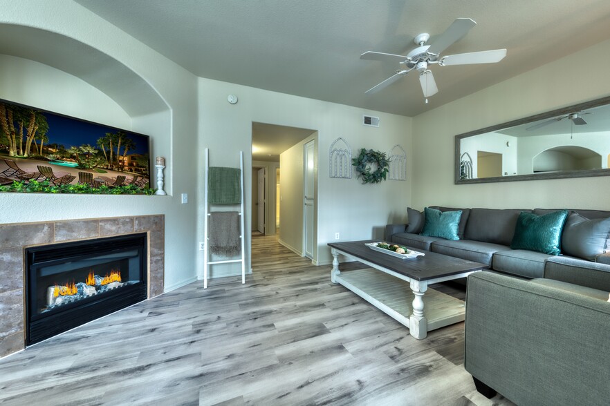 3x2 Living Room - The Villas At Camelback Crossing