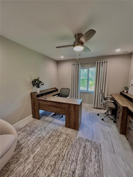 Building Photo - 1194 S Lassonde St