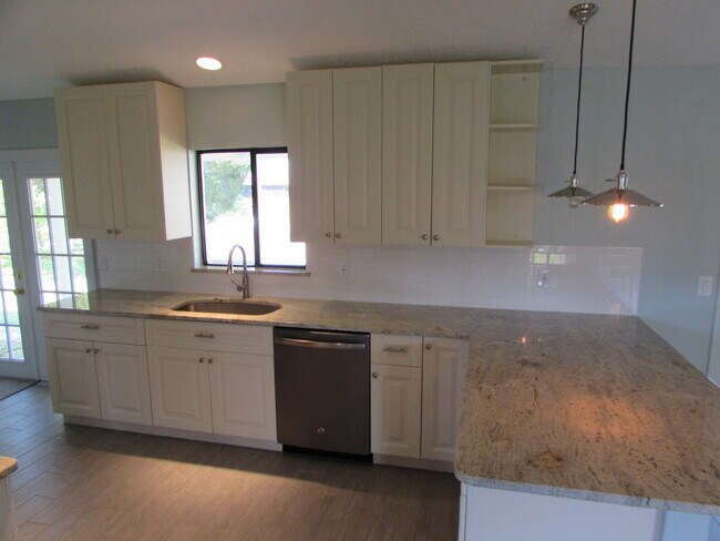 Building Photo - IntraCoastal Single Family Home