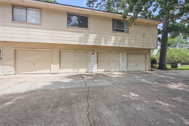 Building Photo - 16800 Sugar Pine Dr