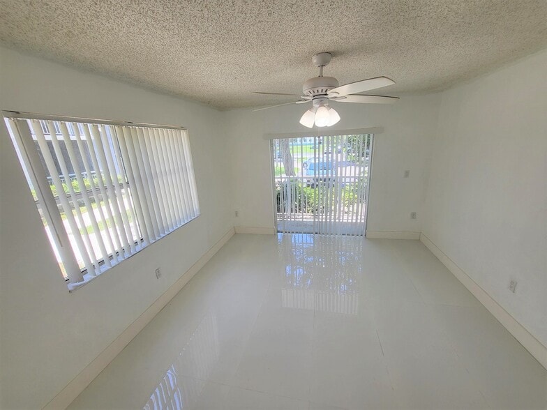 Building Photo - 8520 SW 212th St