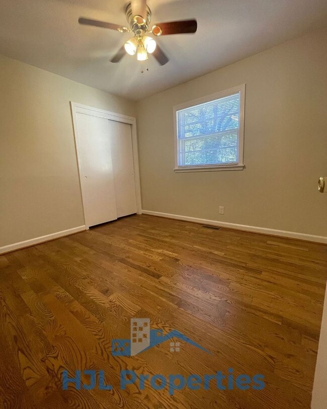 Building Photo - Beautiful Donelson Home!