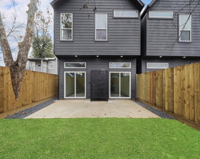 Building Photo - 5212 Arapahoe St