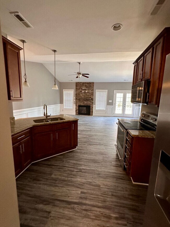 Building Photo - 1210 Stonewyck Dr