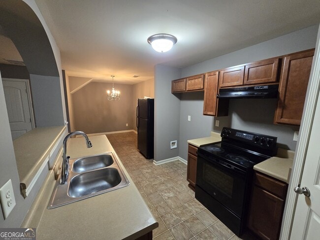 Building Photo - 175 Oakland Hills Way