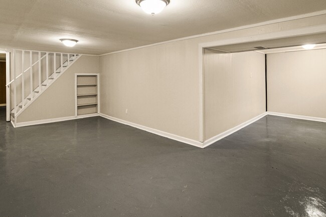 Building Photo - 1201 Billings Dr