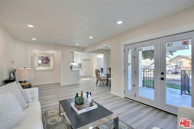 Building Photo - 4014 Verdugo View Dr