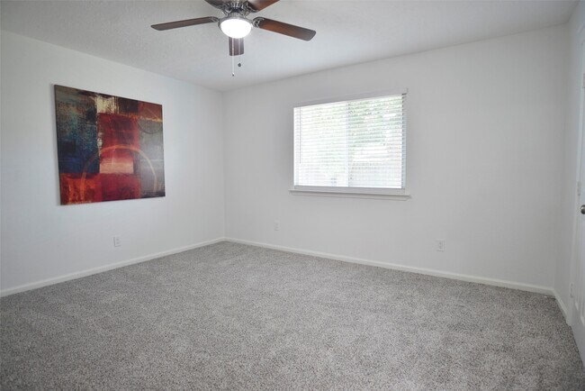 Building Photo - 2797 Wood Hollow Dr