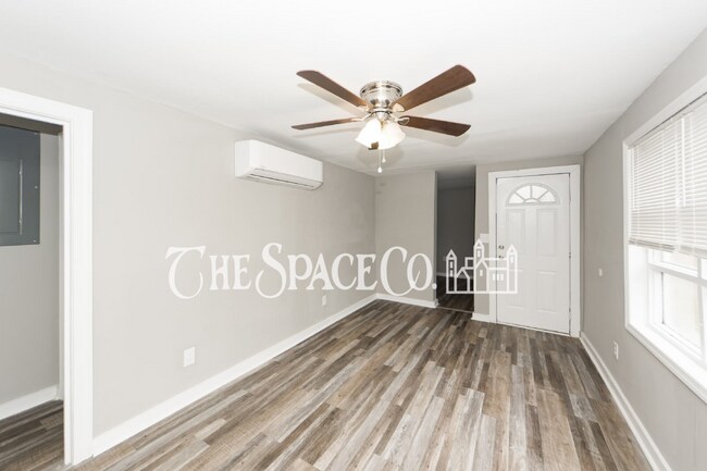 Building Photo - 209 Testament Ln