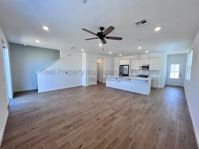Building Photo - 883 Fruitwood Ave