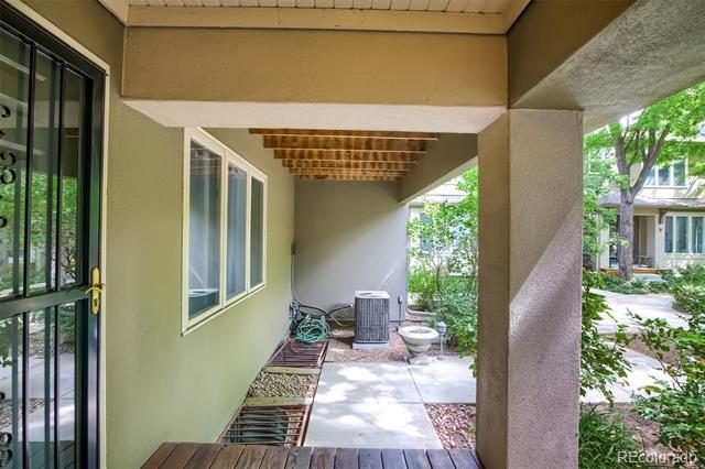 Building Photo - 217 S Jackson St