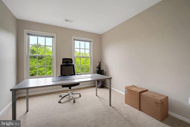 Building Photo - 10159 Castlewood Ln
