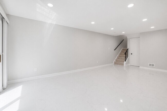 Building Photo - 14819 Smethwick Pl