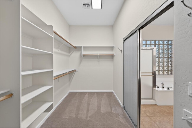 Building Photo - 4385 S Crosscreek Dr