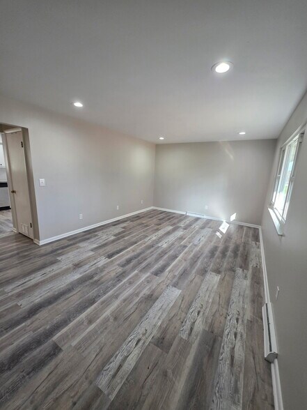 Building Photo - 3187 Licking Valley Rd