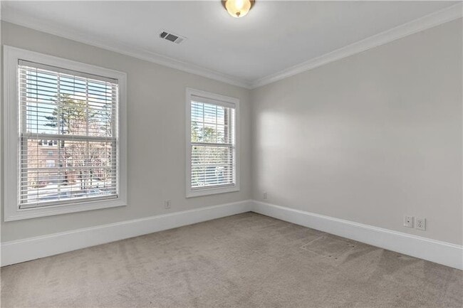 Building Photo - 2762 Durham Dr NE