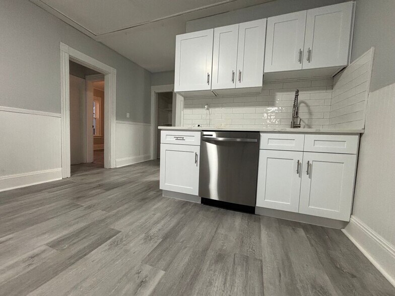 Building Photo - 1158 Howard Ave