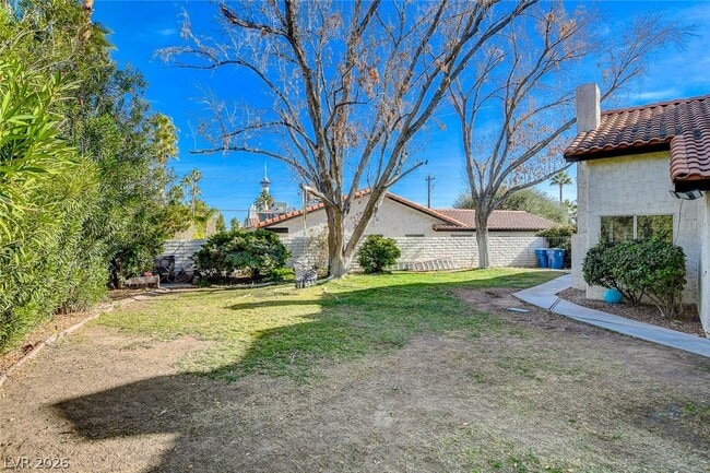 Building Photo - 2408 El Cortez Ave