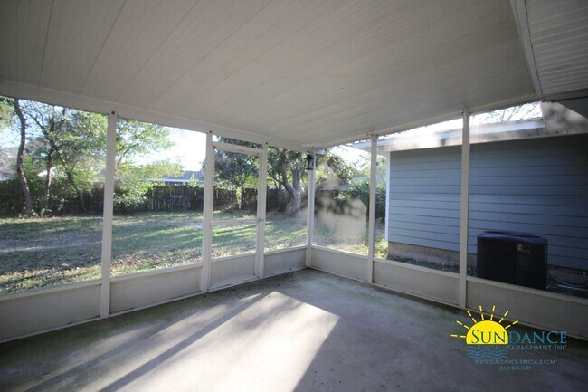 Building Photo - Beautiful 3 Bedroom Home in Fort Walton Be...