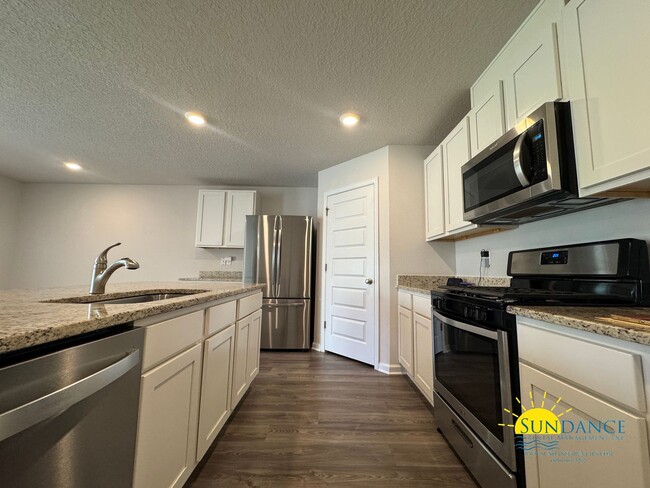 Building Photo - Beautiful 4 Bedroom Home in South Crestview!