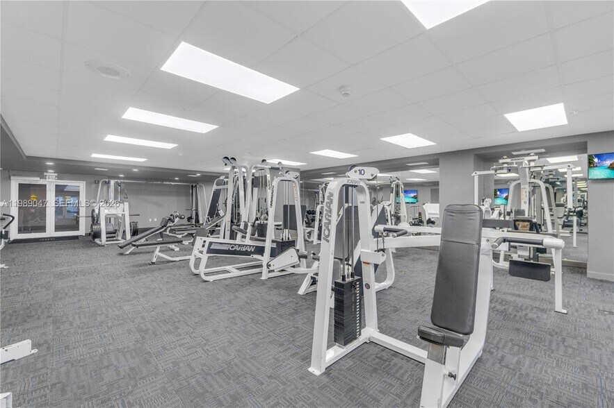 Building Photo - 185 SE 14th Ter