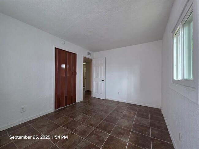 Building Photo - 1751 NW 29th Terrace