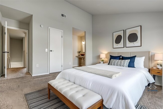 Building Photo - 8725 Victorian Village Dr