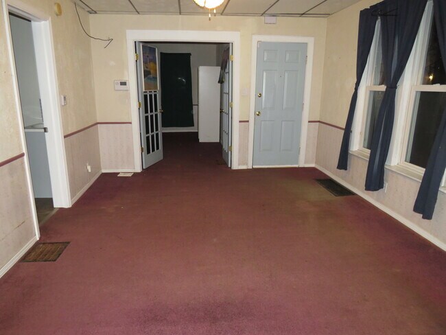 Building Photo - 2002 Cottage Ave