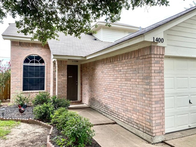Building Photo - 1400 Thibodeaux Dr