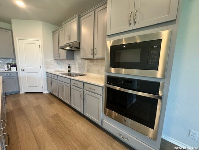 Building Photo - Newer Beautiful Home featuring 3-bedroom 2 Bath Plus office