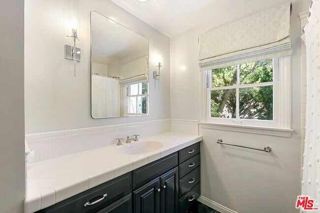 Building Photo - 3644 Goodland Ave