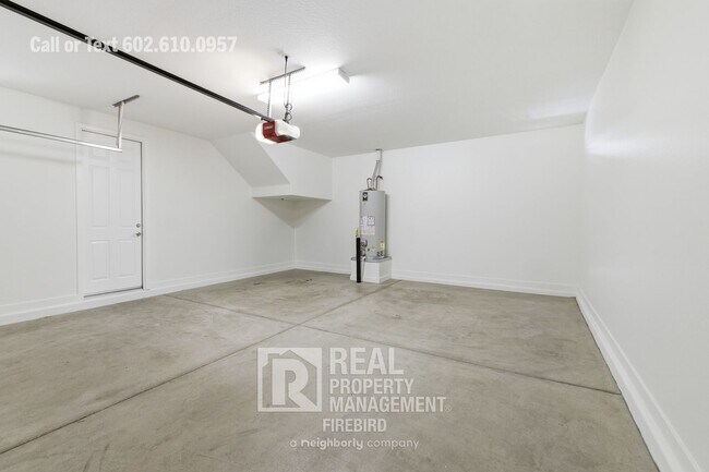 Building Photo - 2342 W Gloria Ln