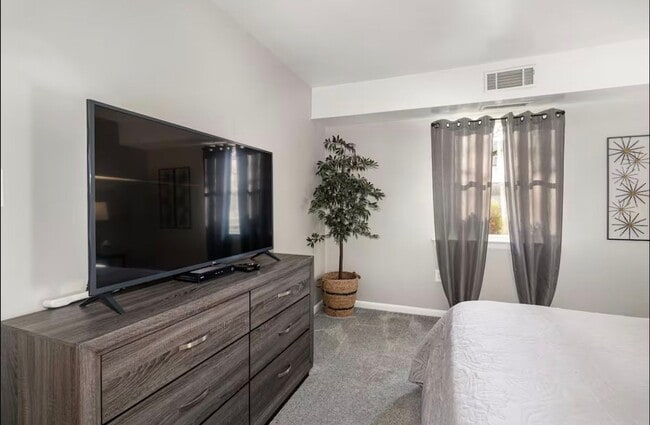 Building Photo - Beautiful Fully Furnished Two Bedroom Minutes From Hershey