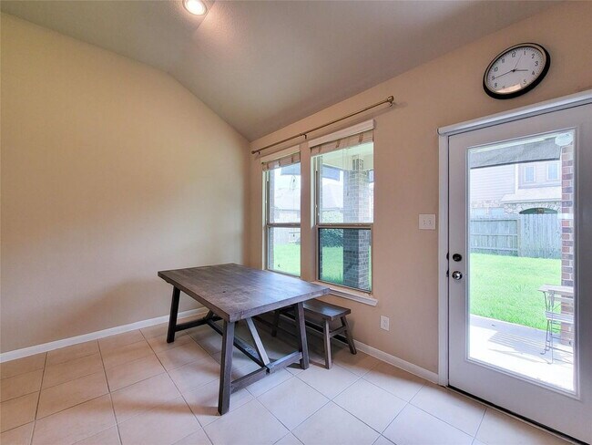 Building Photo - "Charming 3-Bed, 2-Bath Retreat in Humble, TX – Your Perfect Home Awaits on Justin Ridge Ln!"