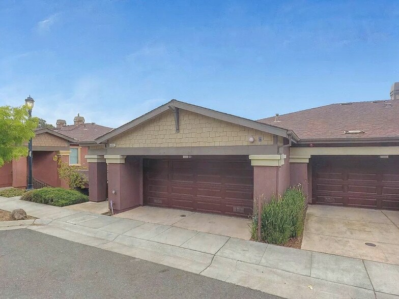 Building Photo - 6285 Rocky Point Ct