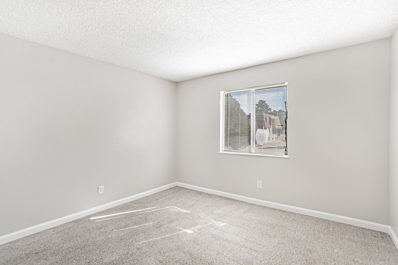 Building Photo - 10211 Ura Ln