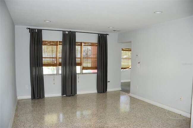 Building Photo - 263 Blossom Ln