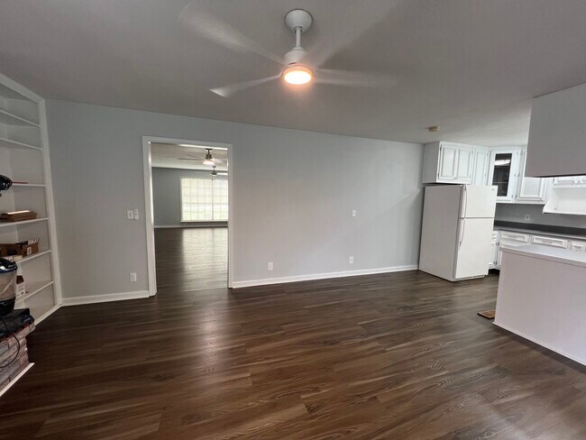 Kitchen/Dining Room - 410 Isbill Rd