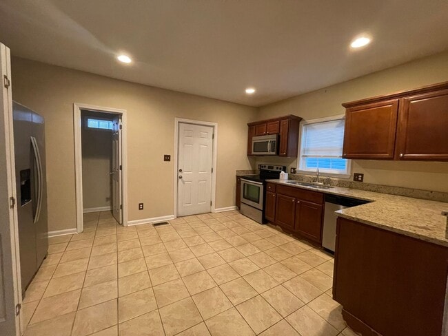 Building Photo - Chesterfield Heights