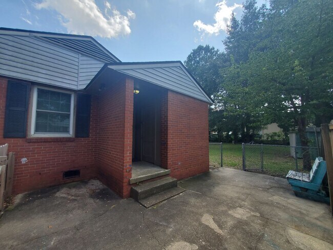 Building Photo - 406 Buie Ct