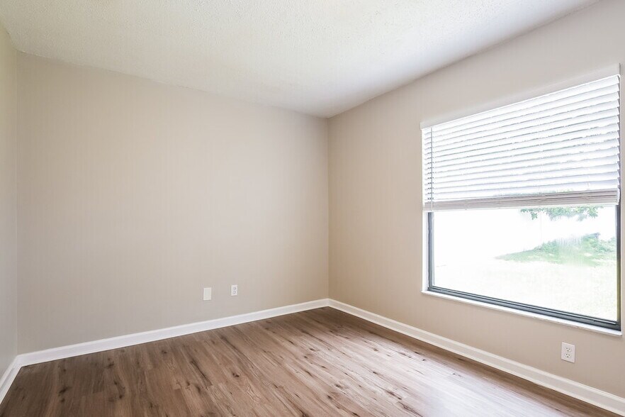 Building Photo - 8318 Mattituck Cir