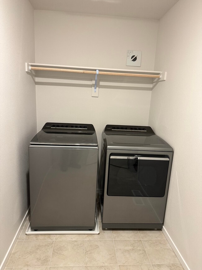 Building Photo - 439 SW 32nd St