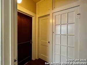 Building Photo - 124 Gifford St
